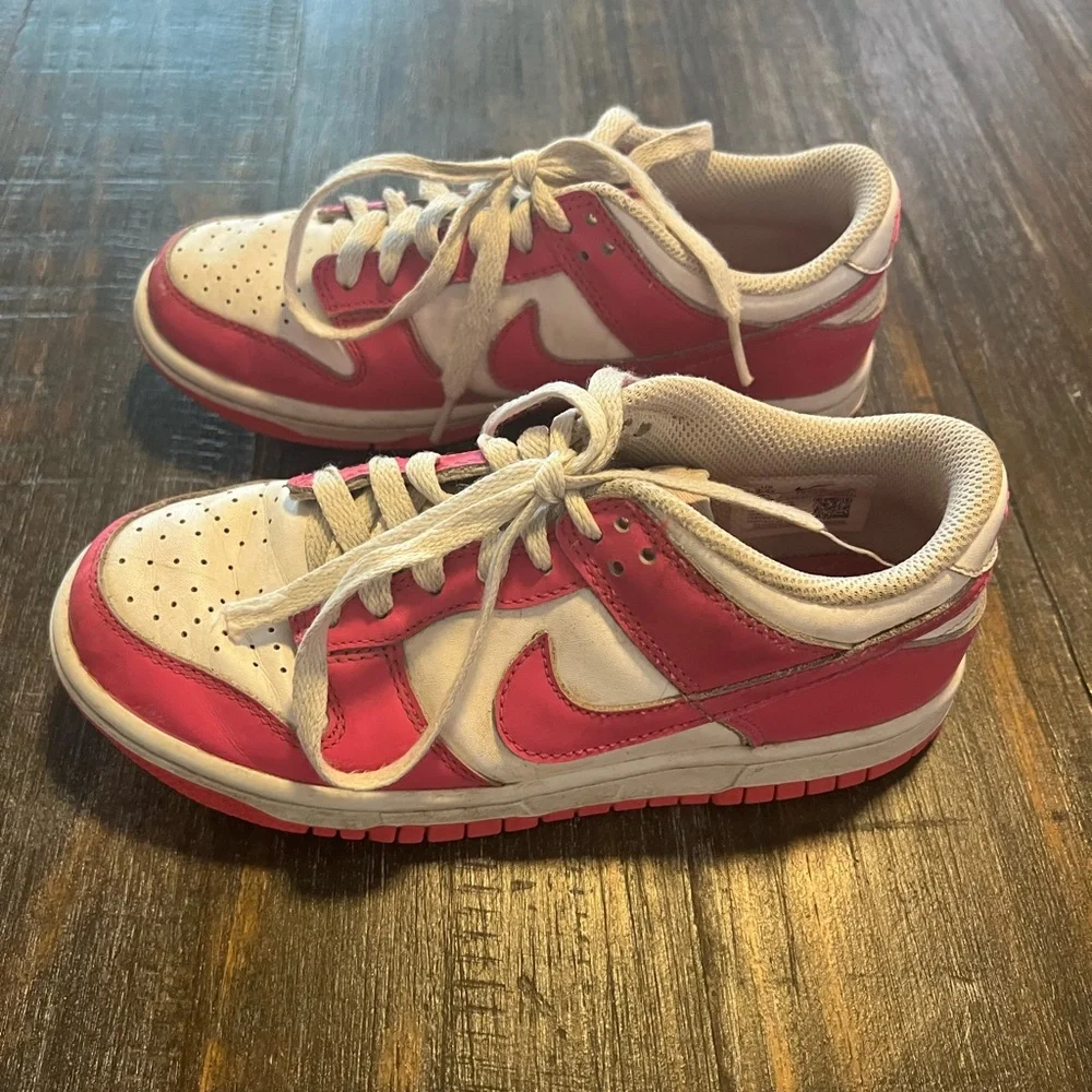 Nike vibrant pink